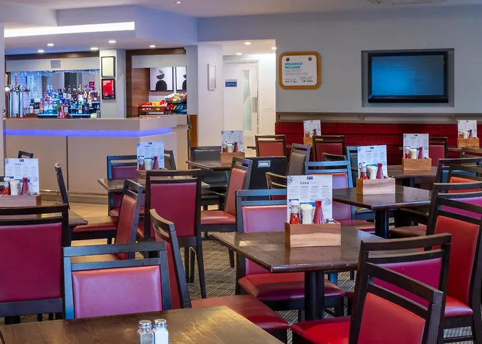 Holiday Inn Express Birmingham Oldbury By Ihg